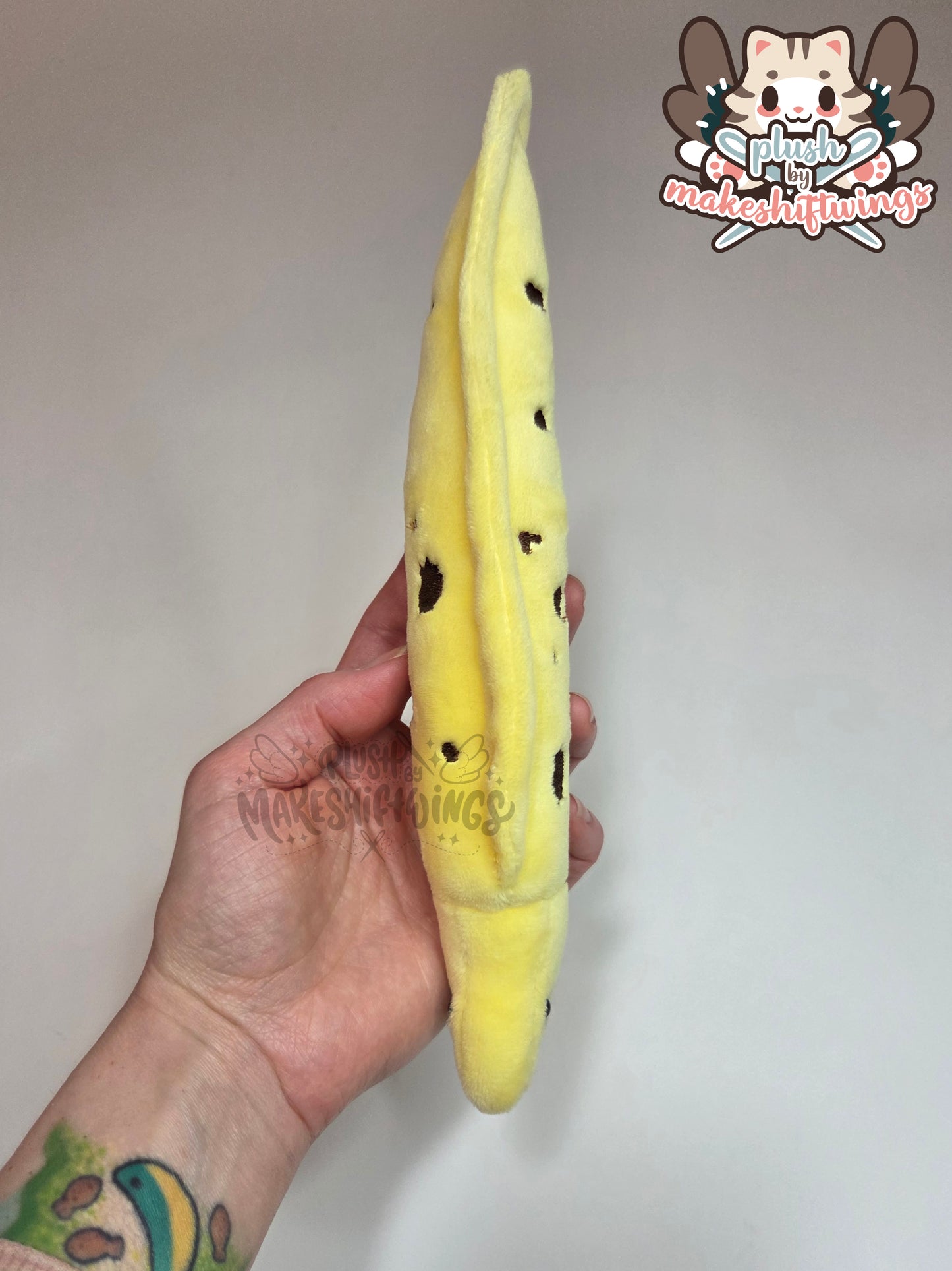 Banana eel plush (1mm minky)