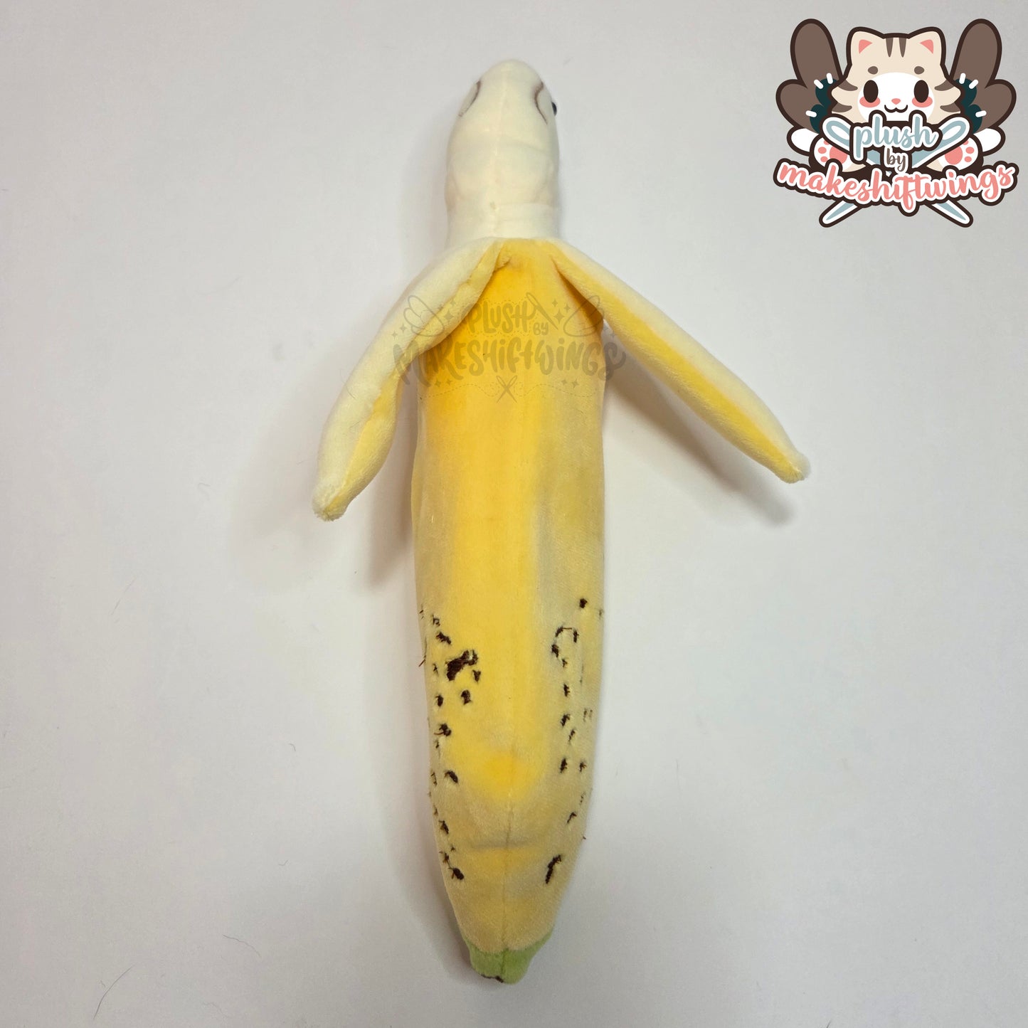 Banana p-eel plush (mochi)